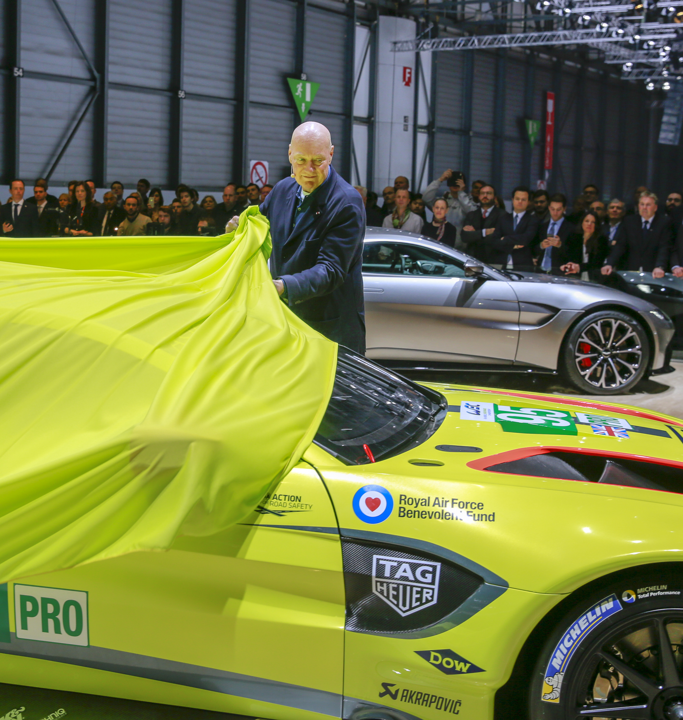 Aston Martin تسمي TAG Heuer الشريك الرسمي للعلامة